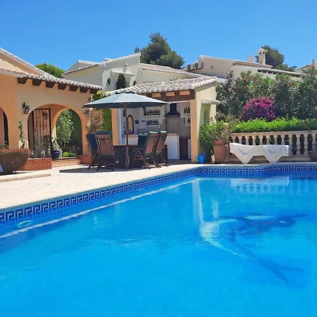 Villa Mediterranean Oasis: Beachside Luxury With Private Pool *